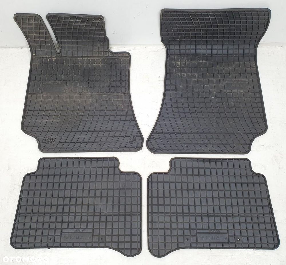 DYWANIKI CHODNICZKI GUMOWE MERCEDES W212 4SZT - 1