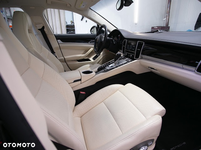 Porsche Panamera S - 9