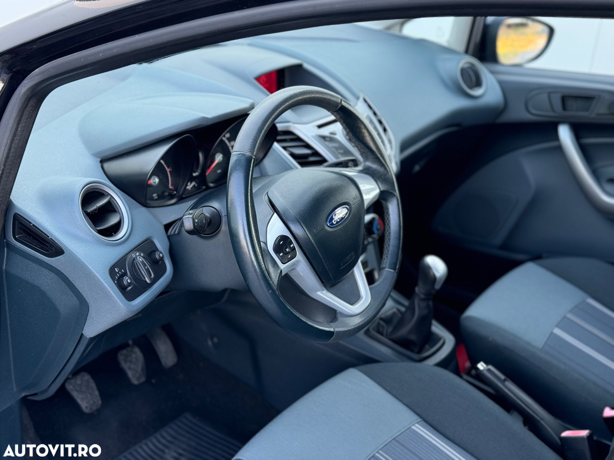 Ford Fiesta - 12