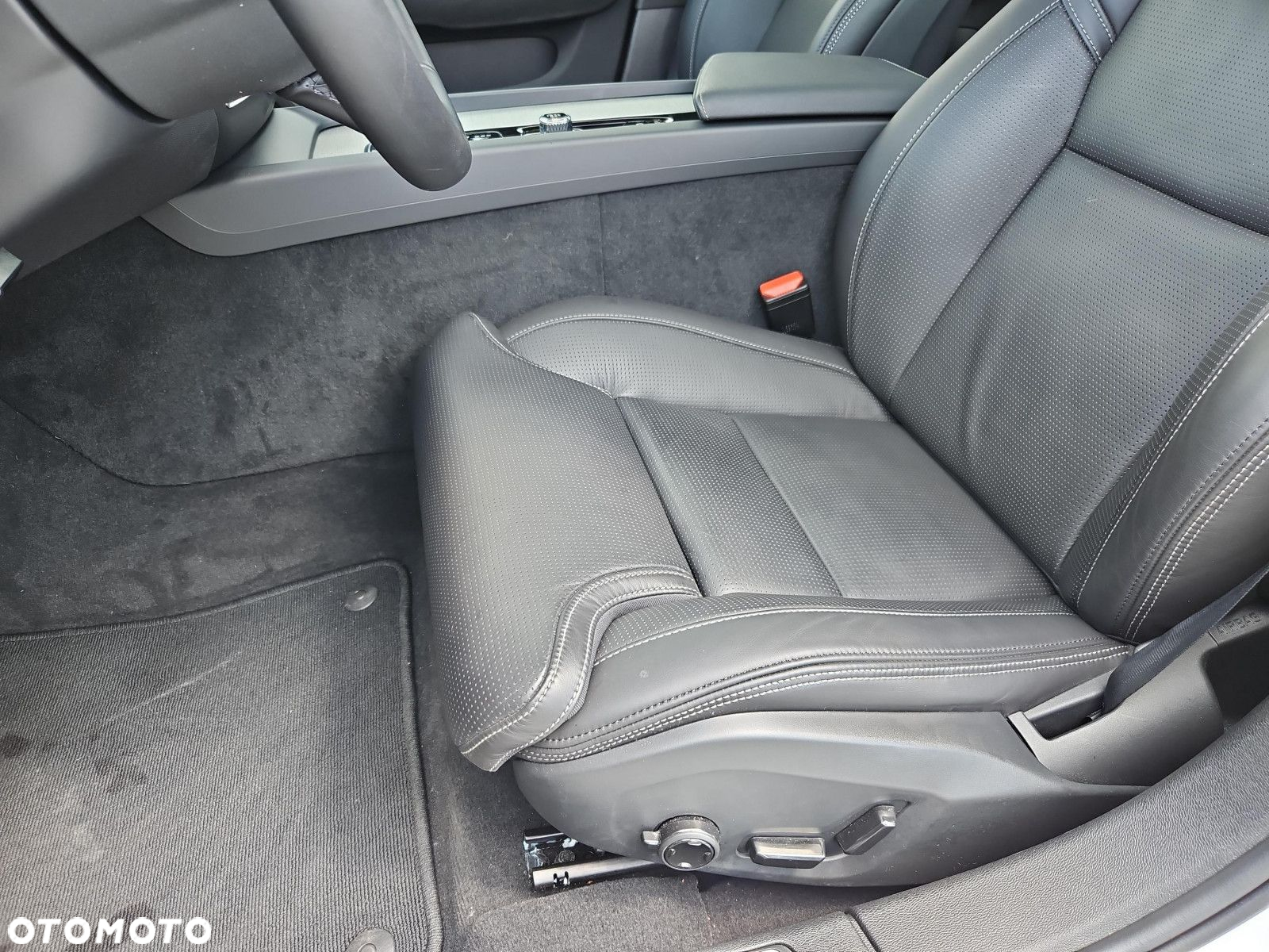 Volvo S60 B5 B AWD Ultimate Dark - 14