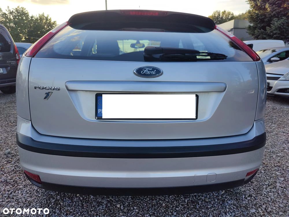 Ford Focus 1.6 Ghia - 22