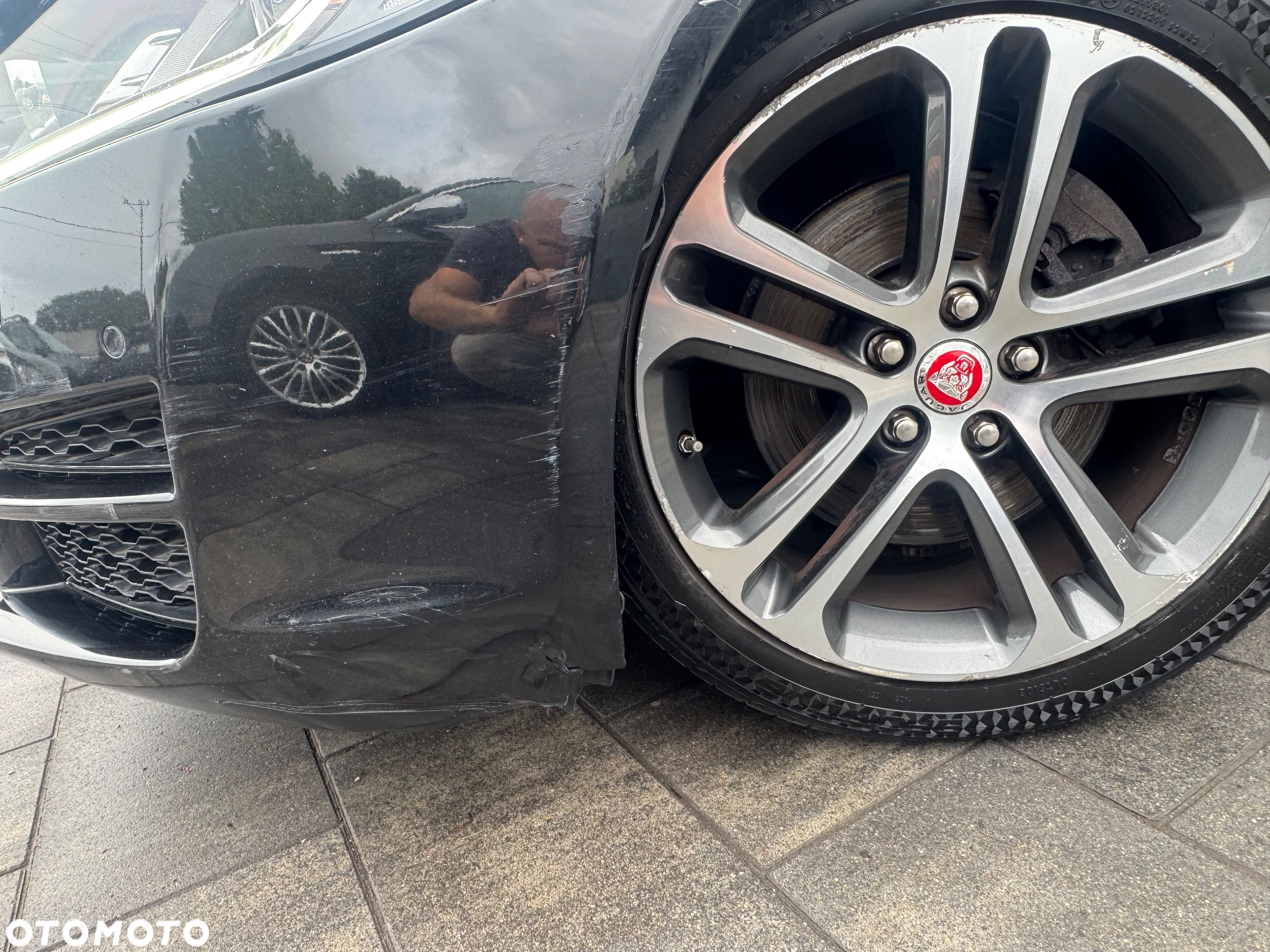 Jaguar XE 2.0 D Prestige - 3