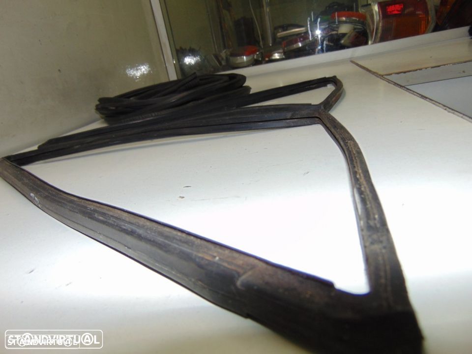 Peugeot 505 de 1986 - borracha da mala e borrachas dos vidros de trás - 3