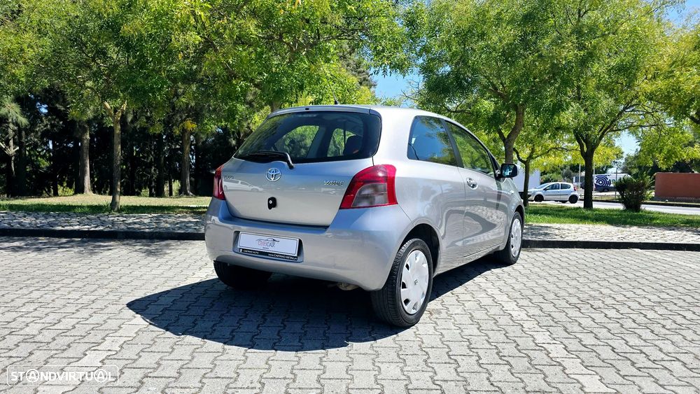 Toyota Yaris 1.0 VVT-i AC Manual - 4