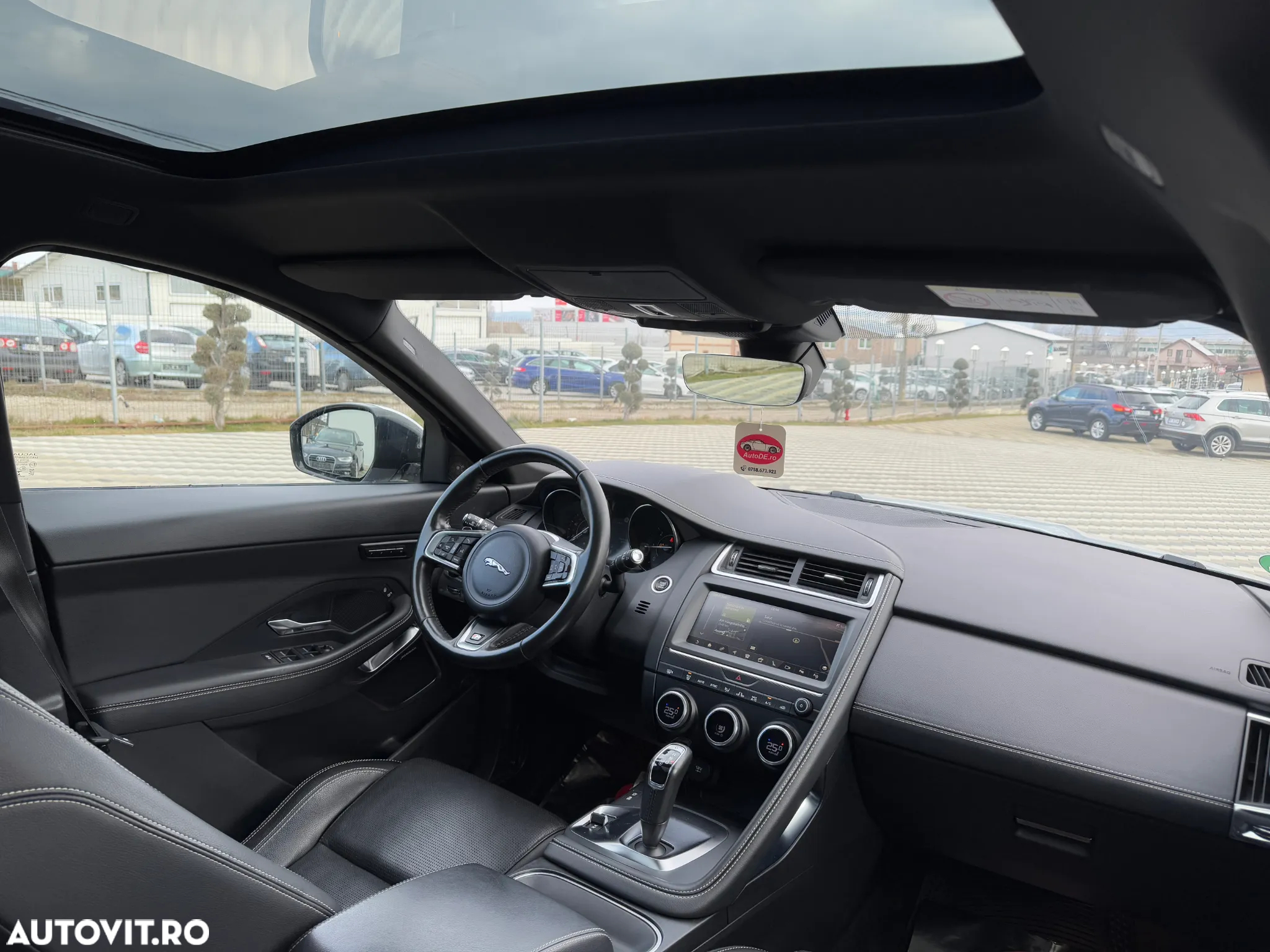 Jaguar E-Pace D240 AWD R-Dynamic SE - 6