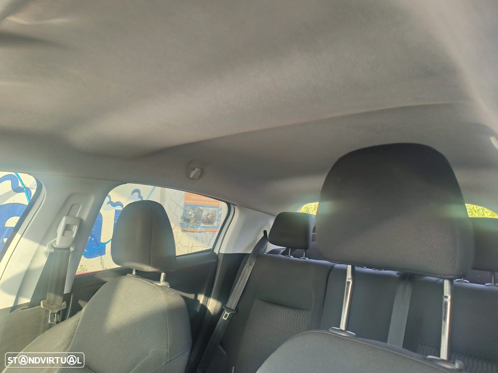 Peugeot 208 1.2 PureTech Signature — fotografia 11