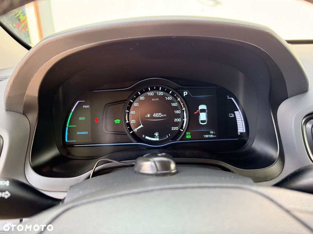 Hyundai IONIQ - 7