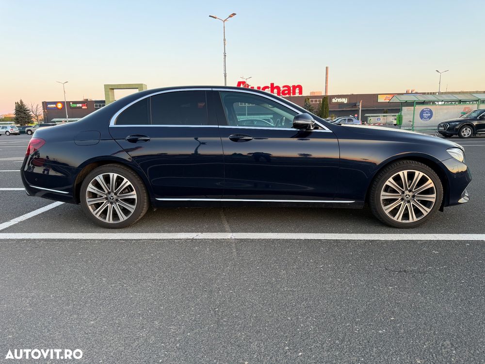 Mercedes-Benz E 200 9G-TRONIC Exclusive - 4