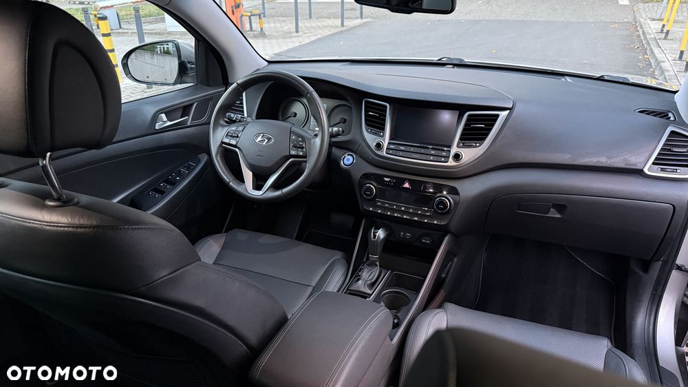 Hyundai Tucson 2.0 CRDI Premium 4WD - 24