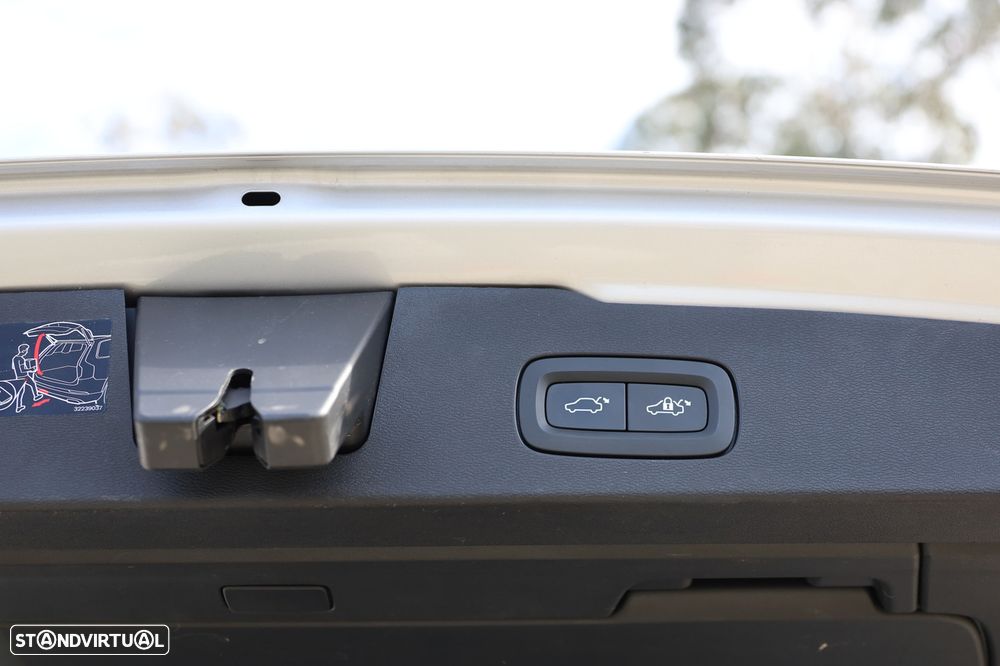 Volvo V60 Cross Country 2.0 D4 Geartronic - 23