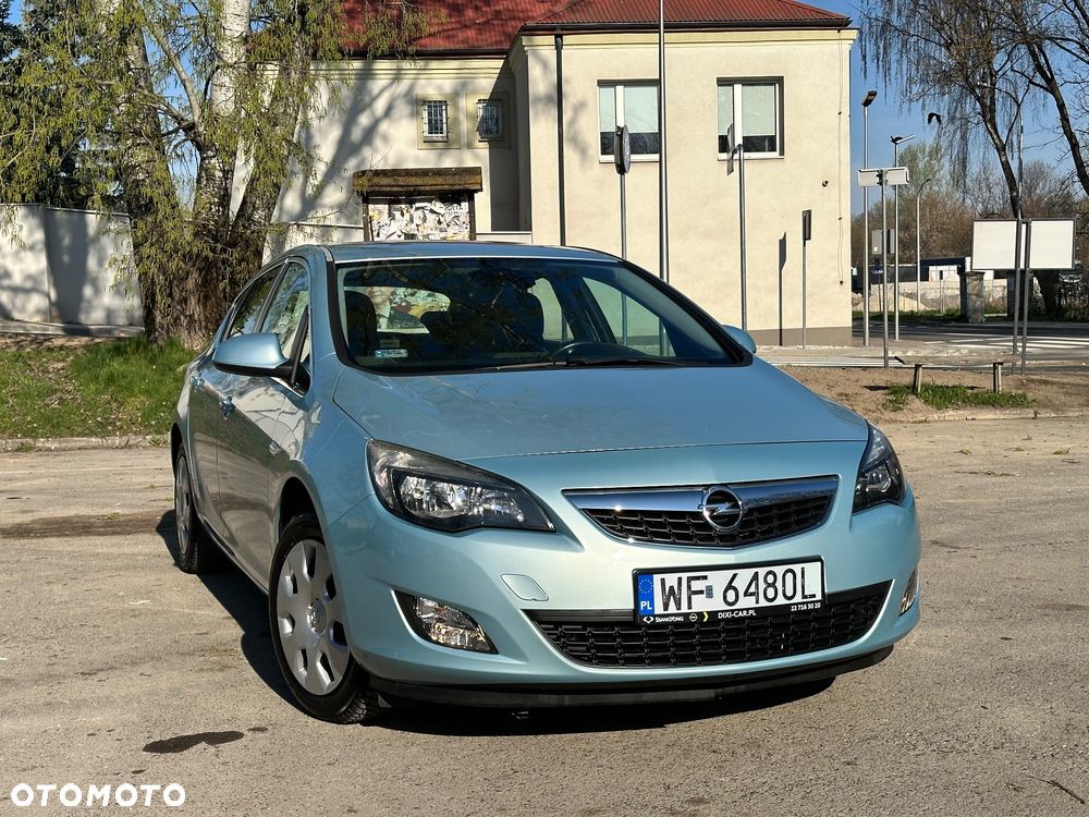 Opel Astra 1.4 T Cosmo - 4