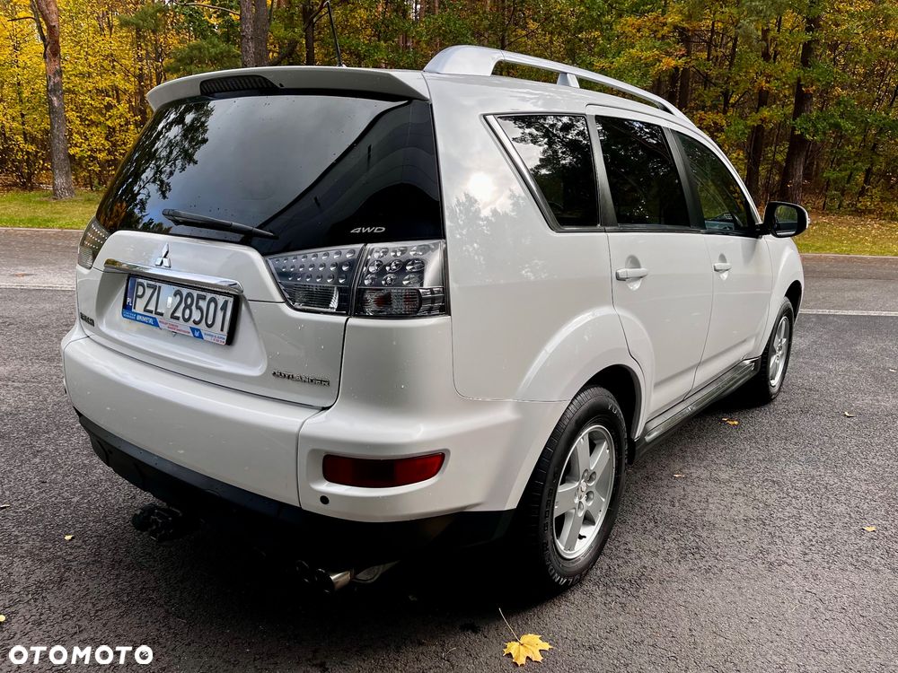 Mitsubishi Outlander 2.0 DI-D 4WD Invite - 11