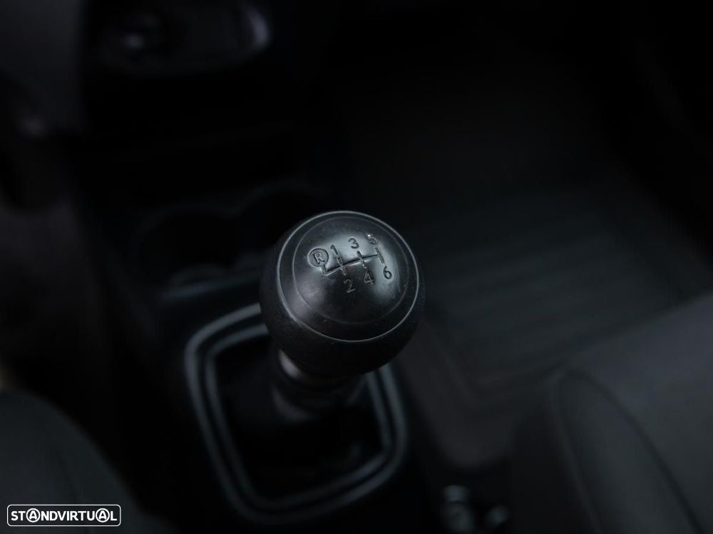 Toyota Yaris bizz 1.4 D-4D c/IVA - 16