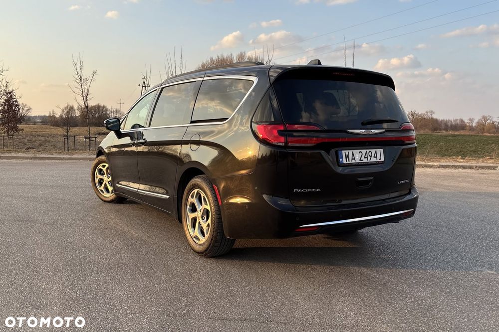 Chrysler Pacifica - 11