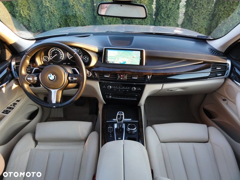 BMW X5 xDrive50i Sport-Aut - 9