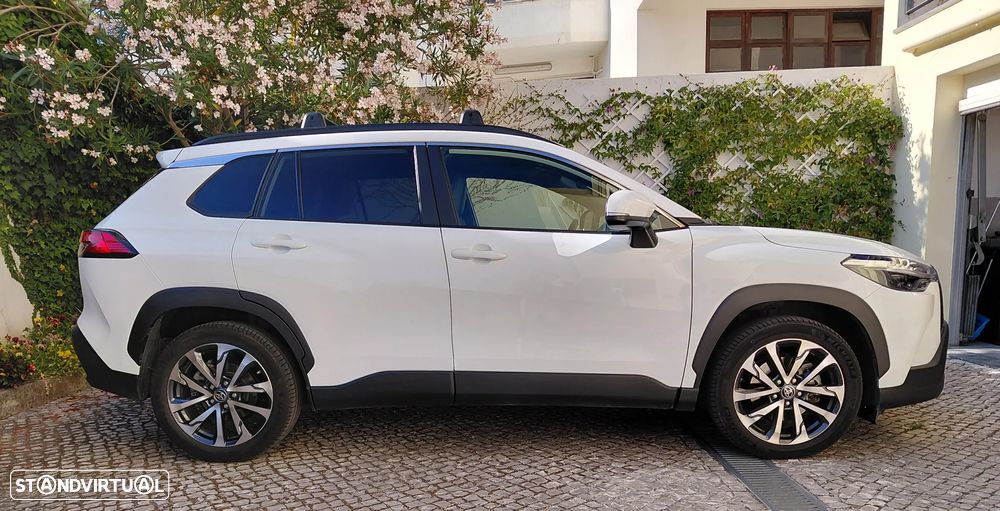 Toyota Corolla Cross 2.0 Hybrid Luxury - 1