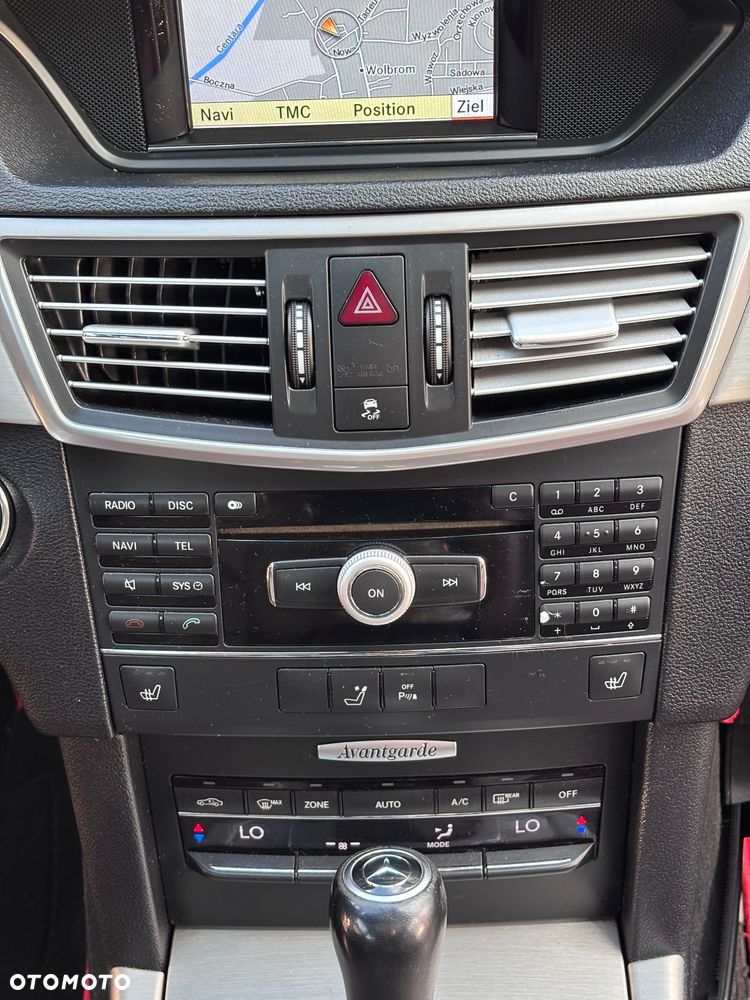Mercedes-Benz Klasa E 220 CDI DPF BlueEFFICIENCY Automatik - 17