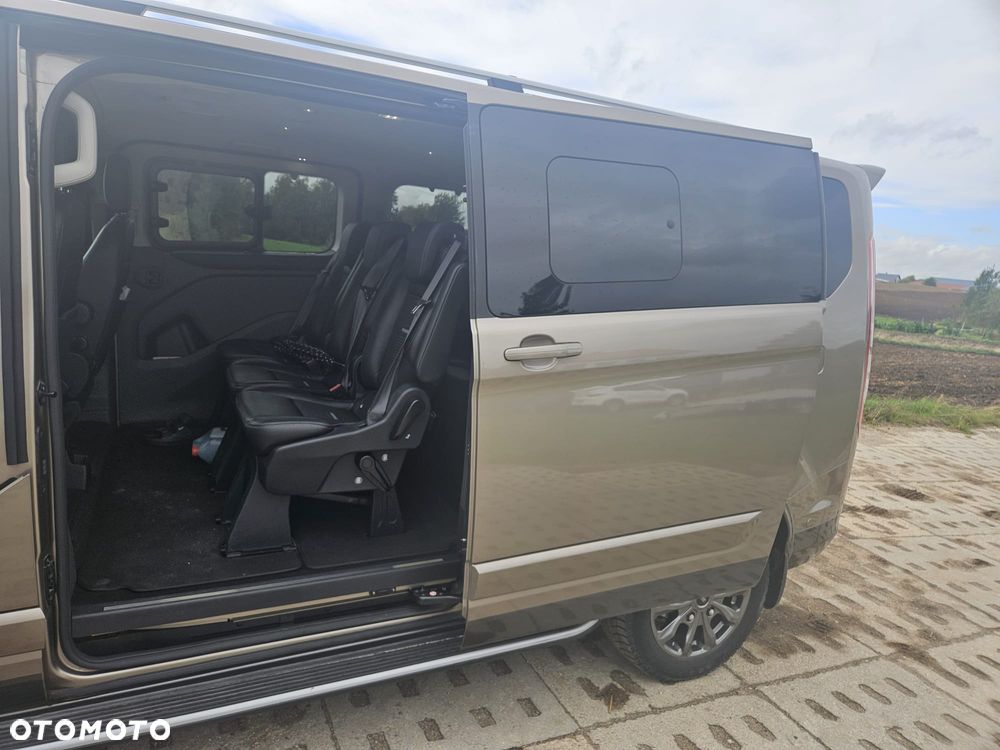 Ford Tourneo Custom - 13