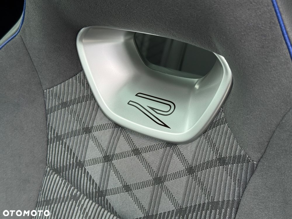 Volkswagen Passat - 19