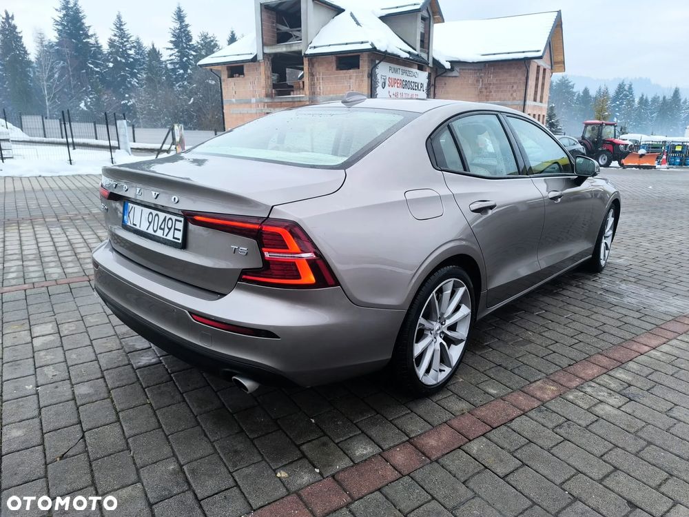 Volvo S60 T5 Momentum Pro - 4