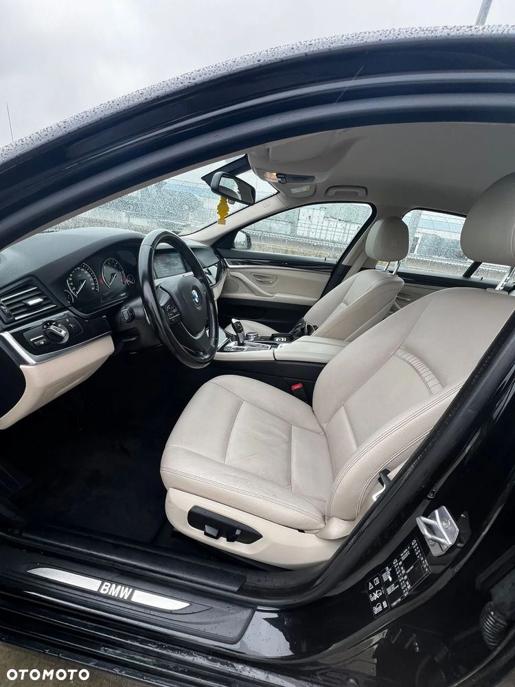 BMW Seria 5 520d xDrive - 11