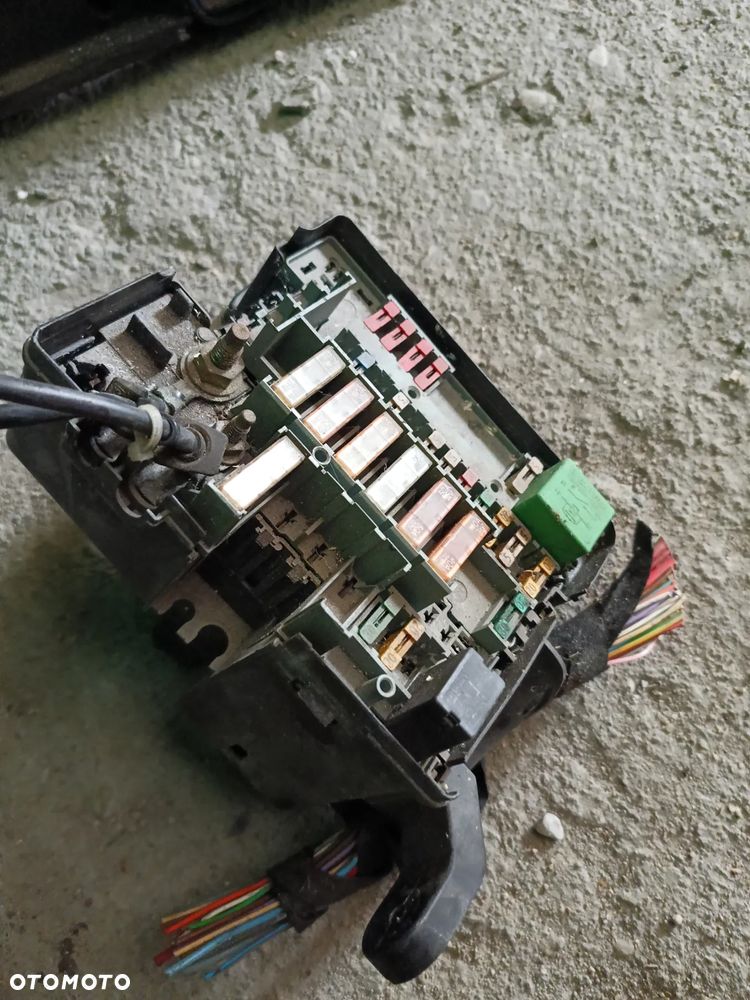 peugeot 206 1.1 skrzynka bezpieczników 9642709080 - 1