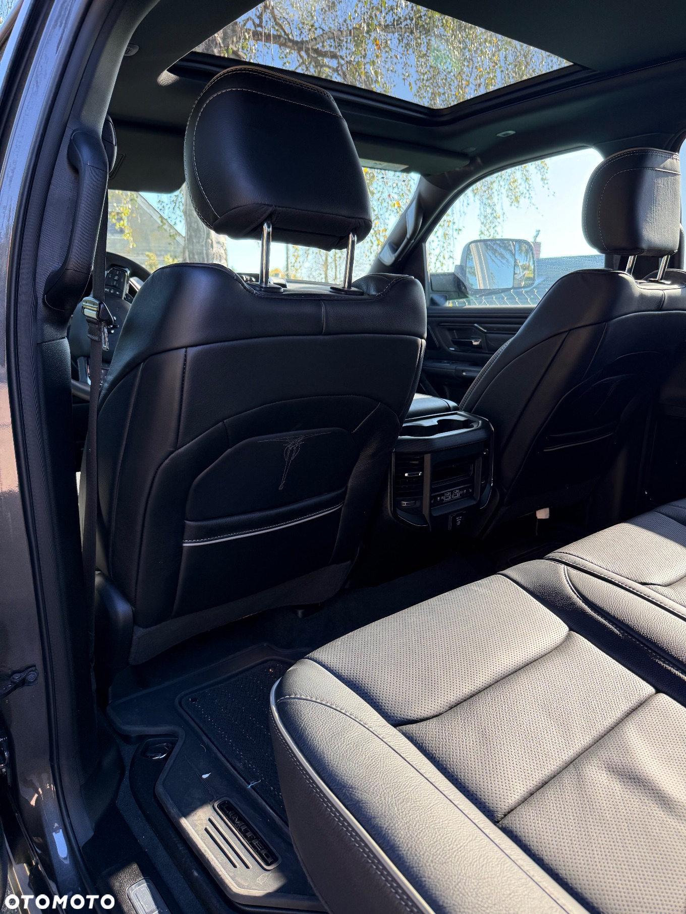 RAM 1500 5.7 Crew Cab Shortbed Limited Black - 10