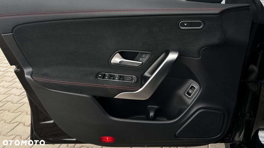 Mercedes-Benz CLA 180 AMG Line 7G-DCT - 10