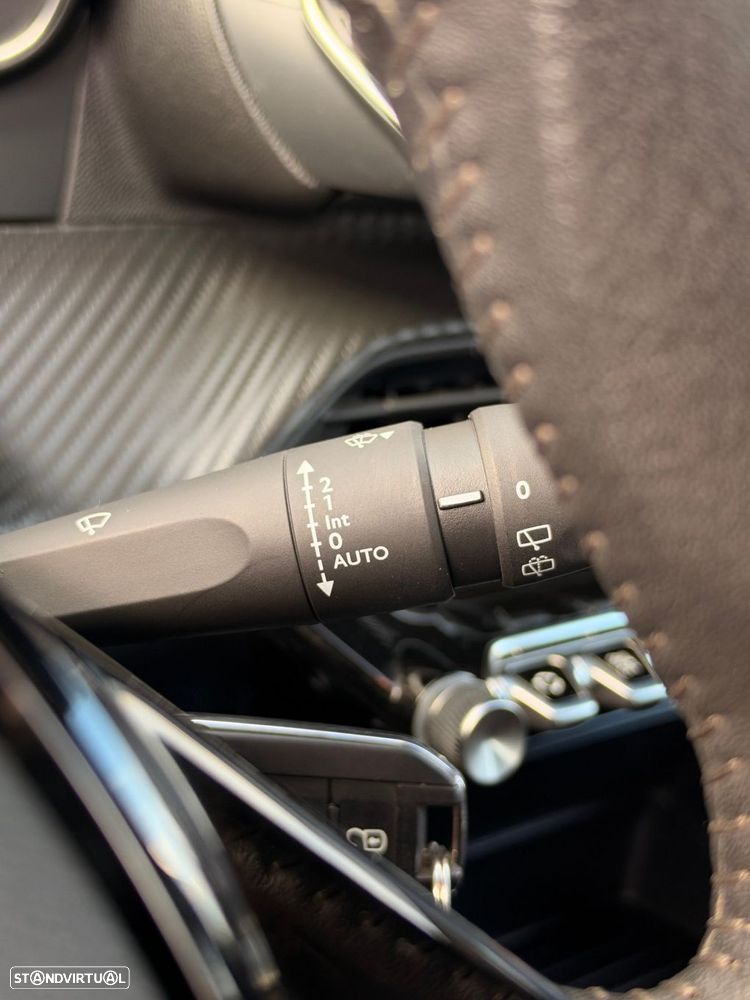 Peugeot 2008 1.2 PureTech Allure Pack - 37