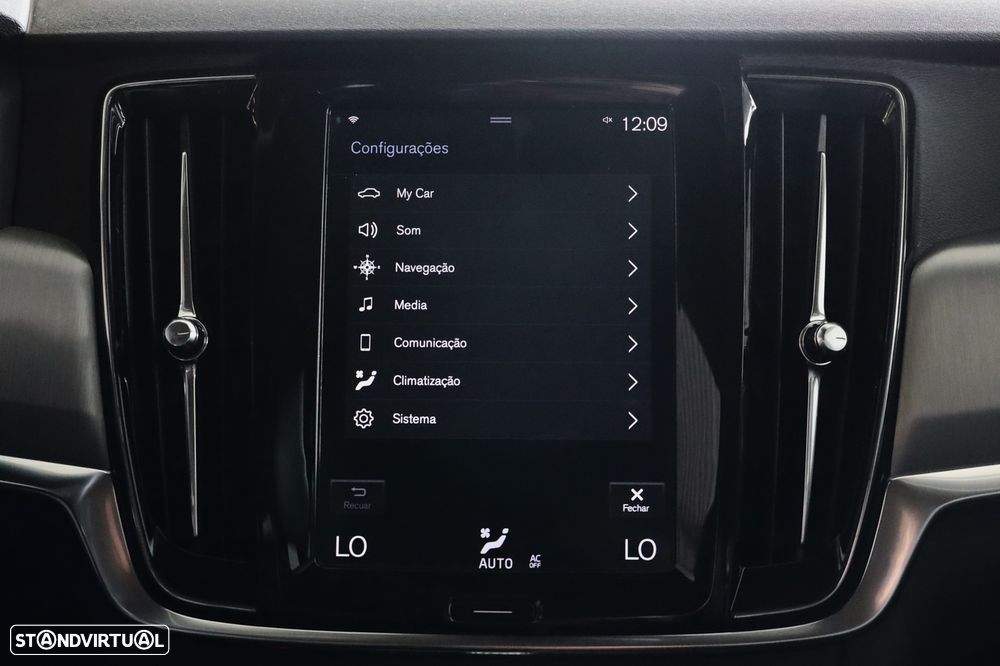 Volvo V90 2.0 D4 Momentum Geartronic - 24