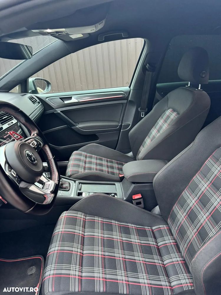 Volkswagen Golf 2.0 TSI DSG GTI - 9