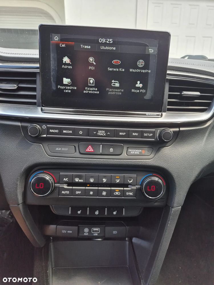 Kia Ceed 1.4 T-GDI OPF Vision - 24