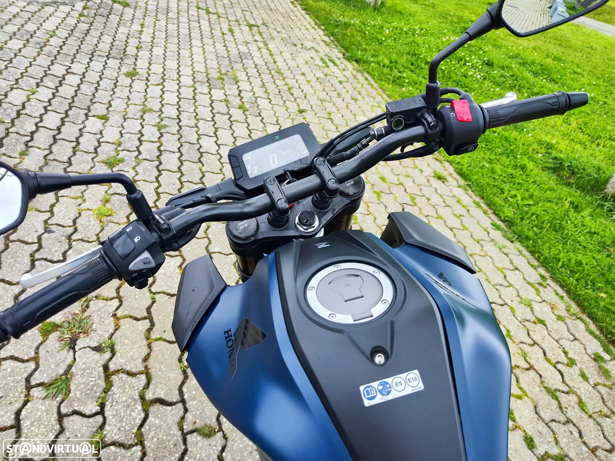 Honda CB 125 R - 10