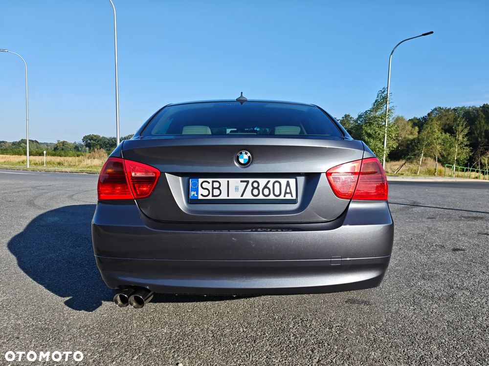 BMW Seria 3 330i - 7