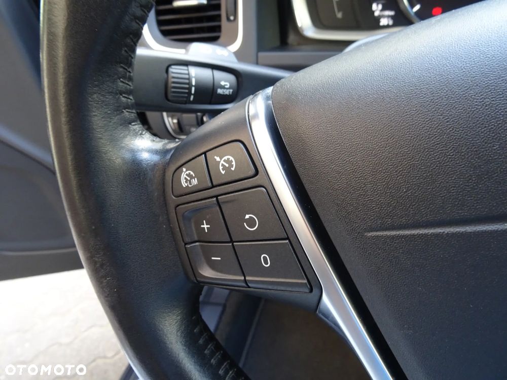 Volvo V60 D2 Drive-E Momentum - 16