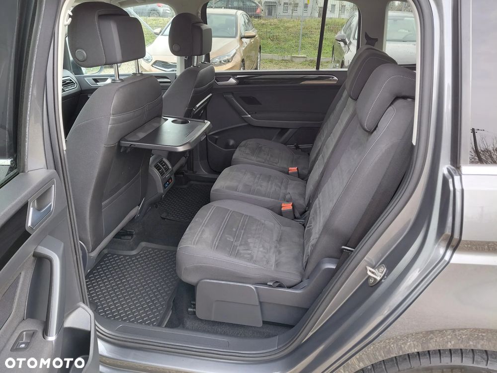 Volkswagen Touran 1.8 TSI (BlueMotion Technology) DSG Highline - 28