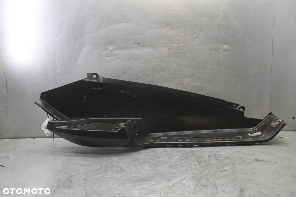Gilera Fuoco 500 L5E Podłoga podest owiewka osłona prawa