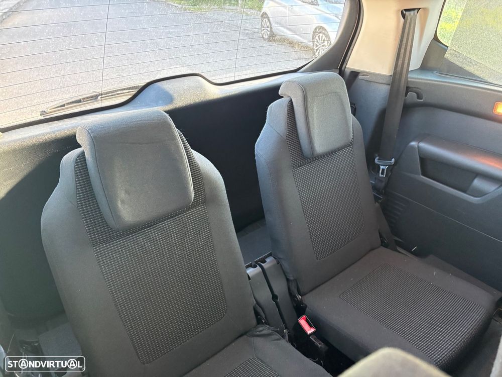 Peugeot 5008 1.6 HDi 7L Allure - 17