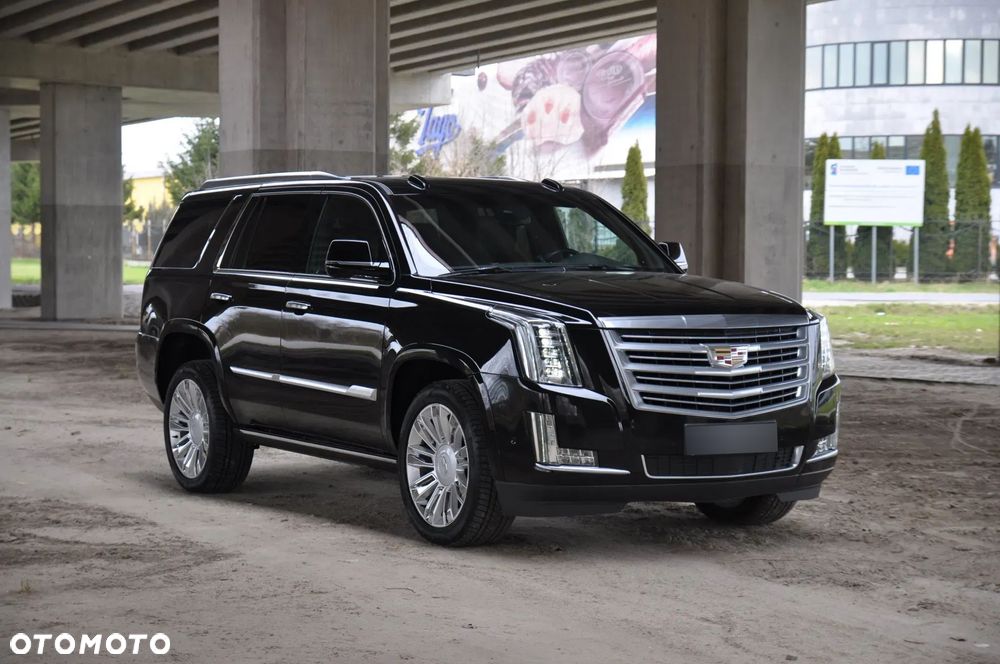 Cadillac Escalade - 2