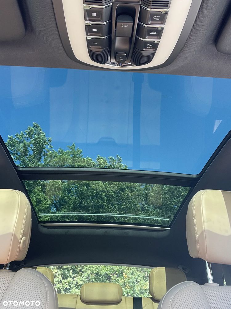 Porsche Macan S - 22