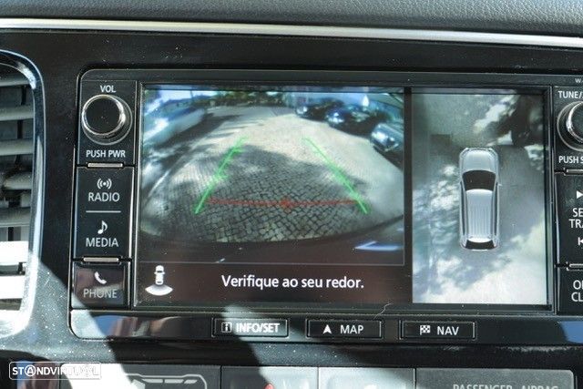 Mitsubishi Outlander 2.0 Intense Navi - 23
