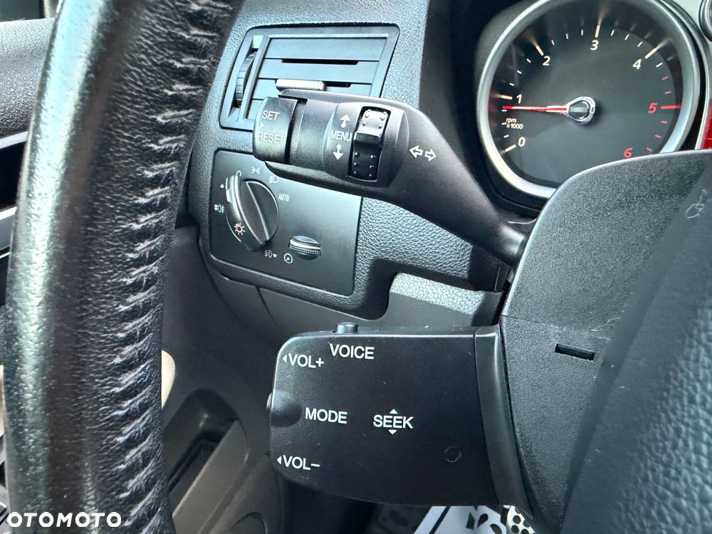 Ford Kuga 2.0 TDCi 4x4 Individual - 32