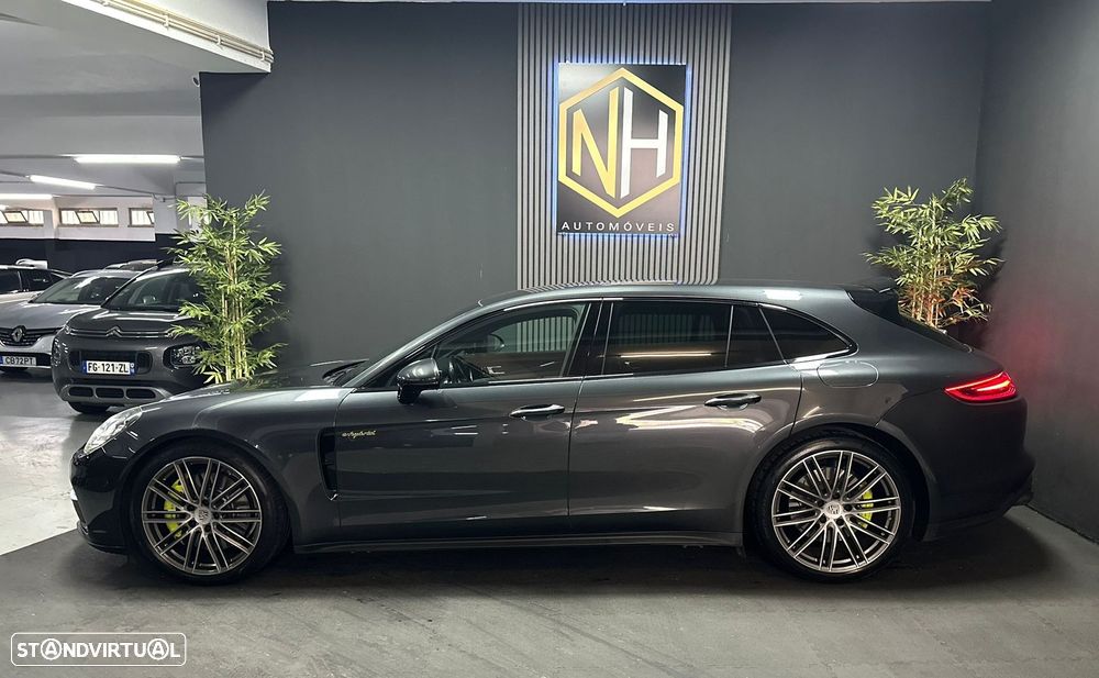Porsche Panamera Sport Turismo - 3