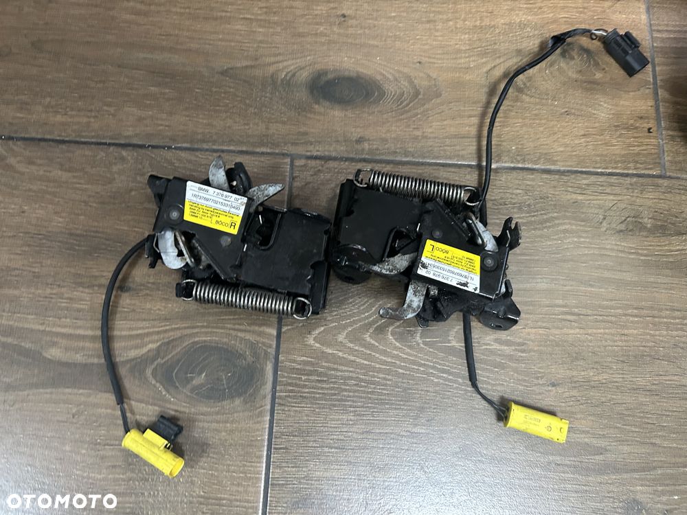 BMW 2 F45 ZAMEK MASKI LEWY PRAWY 737697702 737697802 ORG - 1