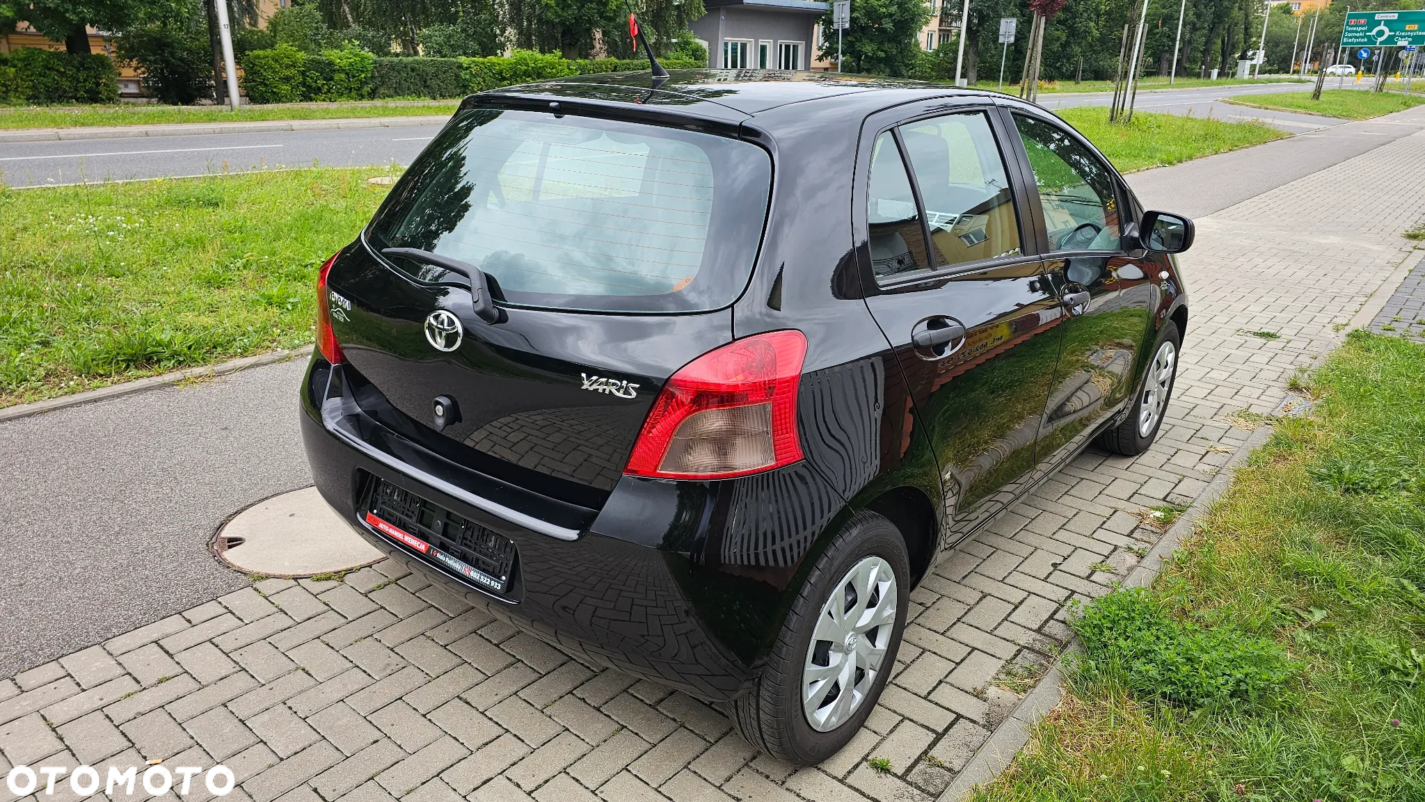 Toyota Yaris 1.3 VVT-i Sol - 2