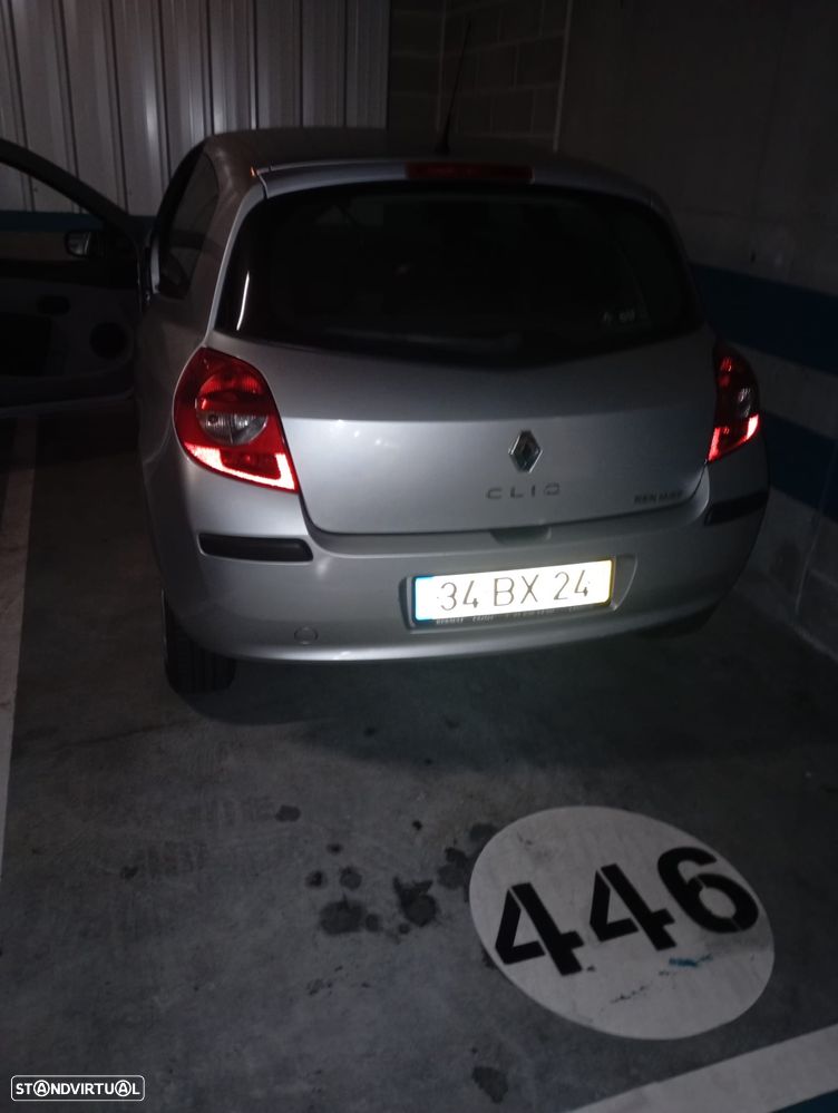 Renault Clio 1.2 16V Confort - 4