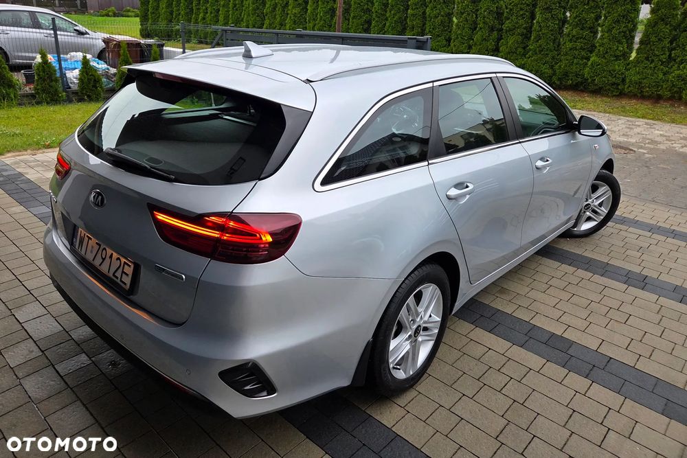 Kia Ceed 1.6 CRDi mHEV M - 7