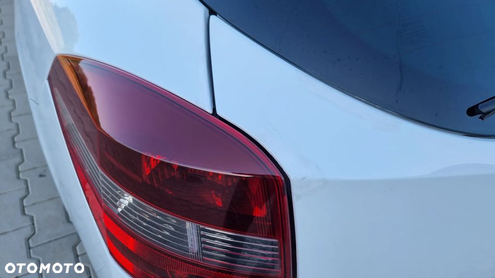 Renault Laguna dCi 180 FAP GT - 21