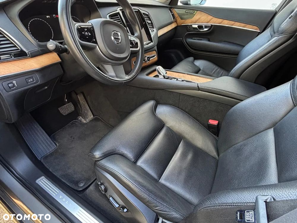 Volvo XC 90 - 13