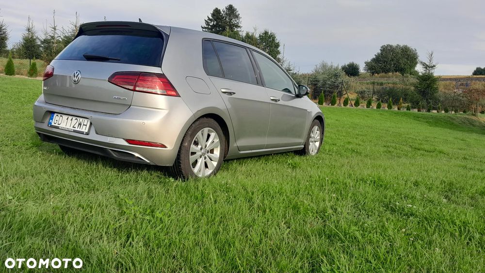 Volkswagen Golf - 4